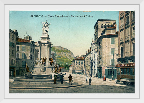 "GRENOBLE - Place Notre Dame - Statue des 3 ordres"