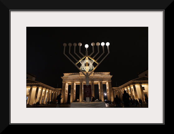 "Christmas Hanukkah Decoration Pariser Platz 2020". Pariser Platz