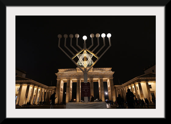 "Christmas Hanukkah Decoration Pariser Platz 2020". Pariser Platz