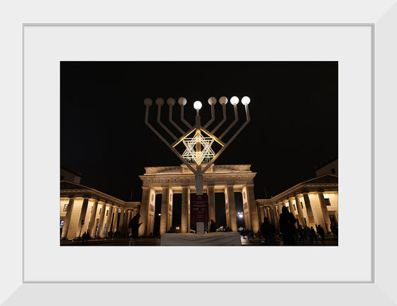 "Christmas Hanukkah Decoration Pariser Platz 2020". Pariser Platz