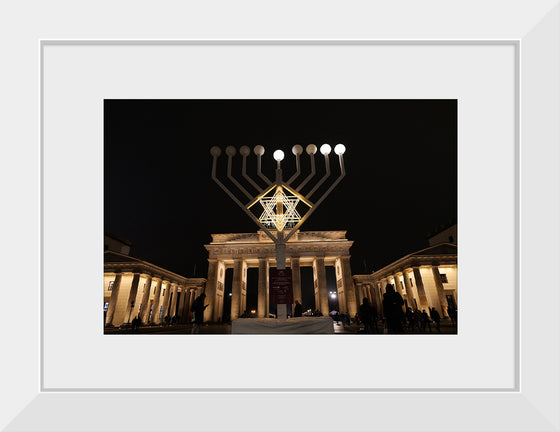 "Christmas Hanukkah Decoration Pariser Platz 2020". Pariser Platz