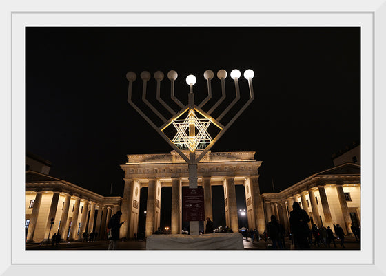 "Christmas Hanukkah Decoration Pariser Platz 2020". Pariser Platz