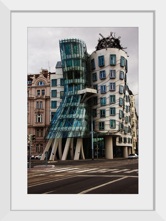 "The Dancing House", Vera Kratochvil