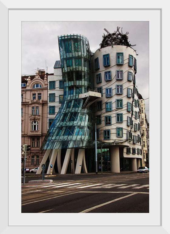 "The Dancing House", Vera Kratochvil