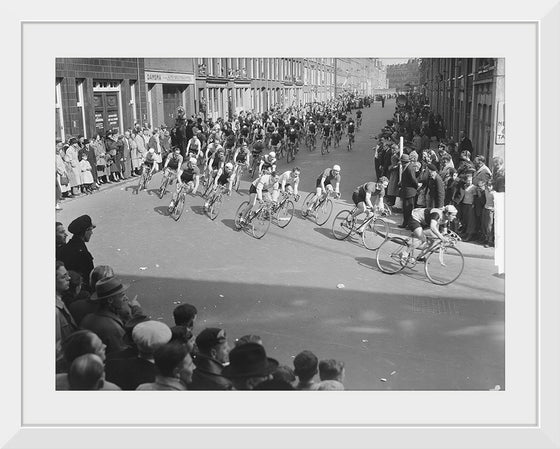 "Ronde van Albert Cuypstraat in de bocht profs, Bestanddeelnr", Van Oorschot/ Anefo