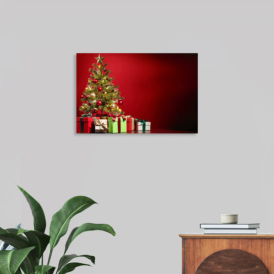 "Christmas Tree, Red Background"