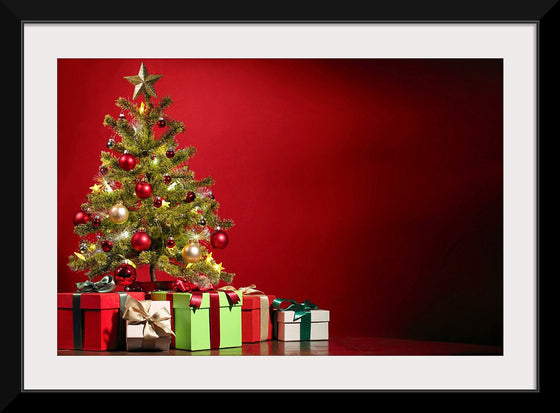 "Christmas Tree, Red Background"