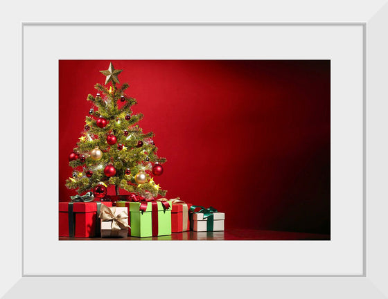 "Christmas Tree, Red Background"